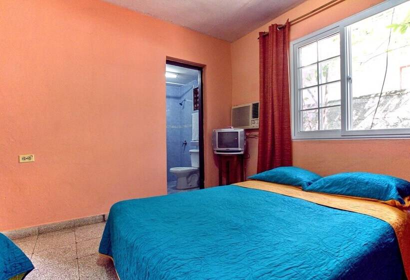 پانسیون Hostal Mar Y Sol