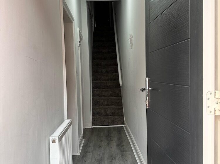 דירת נופש Chaucer House Retreat   Leicester