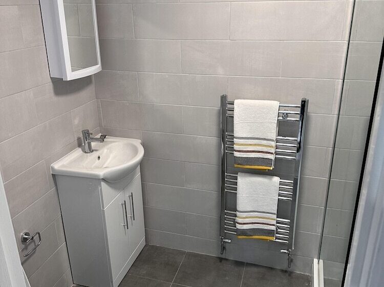 דירת נופש Chaucer House Retreat   Leicester