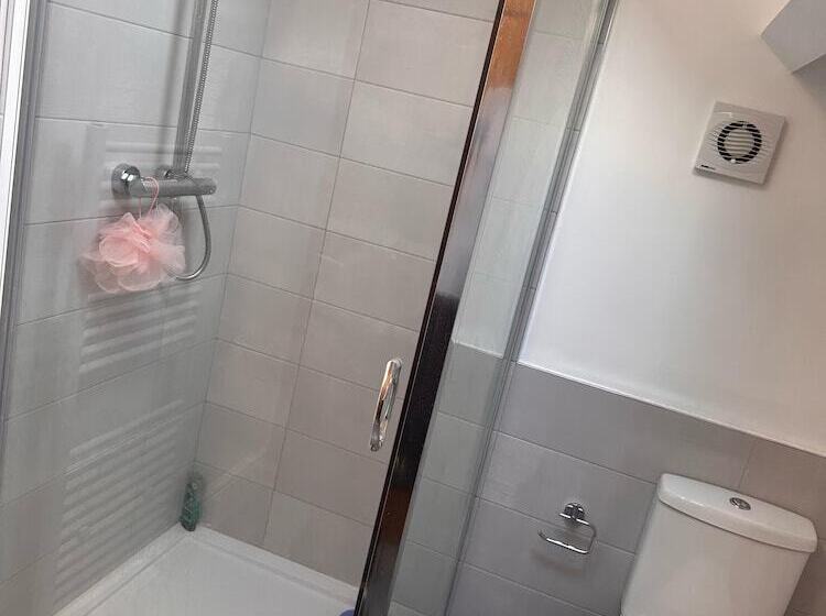 דירת נופש Chaucer House Retreat   Leicester