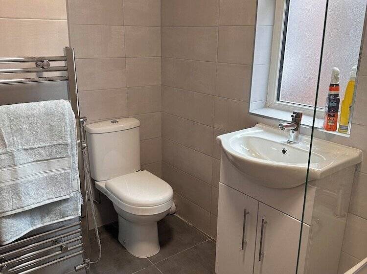 דירת נופש Chaucer House Retreat   Leicester