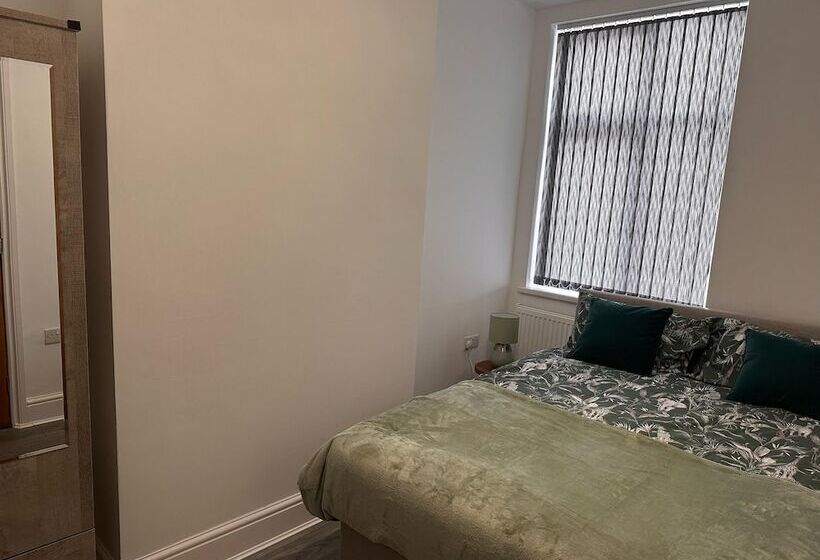 דירת נופש Chaucer House Retreat   Leicester