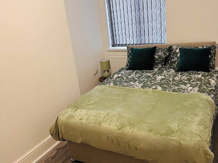 דירת נופש Chaucer House Retreat   Leicester