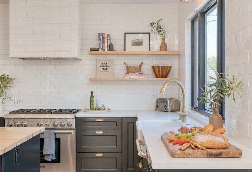 Silver Screen By Avantstay Luxe Backyard Escape