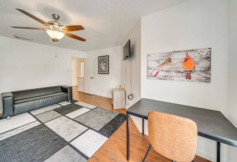 Spacious Home W/ Deck Near San Antonio Aquarium!