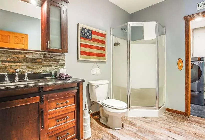 Waterfront Central Wisconsin Cabin W/ Indoor Pool!