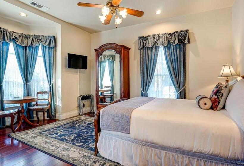 مبيت وإفطار The River Belle Inn