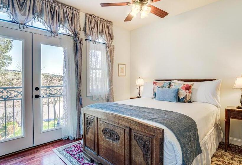 مبيت وإفطار The River Belle Inn