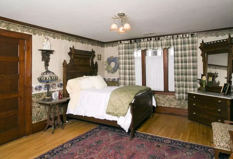 Aamiaismajoitus (B&B) The Victorian Tudor Inn