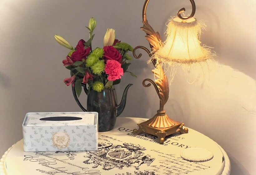 Benefield House Bed & Breakfast