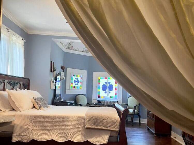 Benefield House Bed & Breakfast