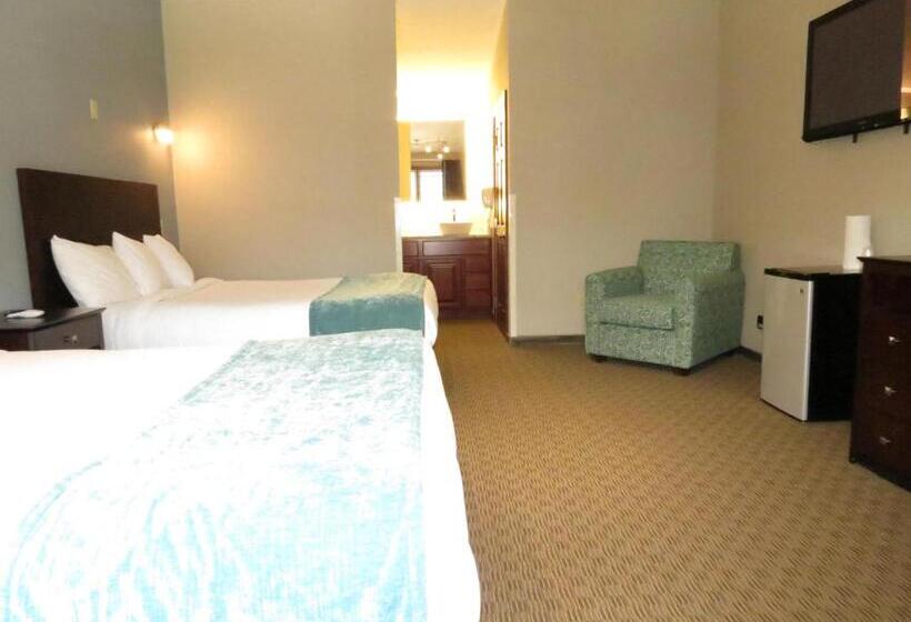 Edgewater Hotel And Suites