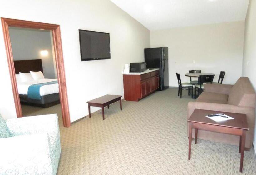 Edgewater Hotel And Suites