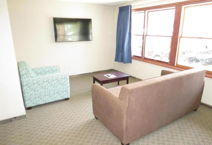 Edgewater Hotel And Suites