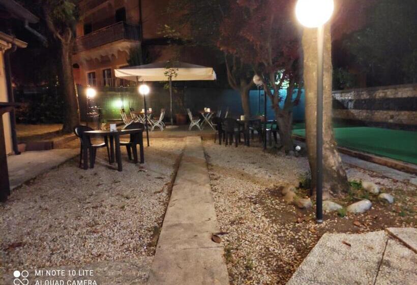 בית מלון כפרי Albergo Al Municipio