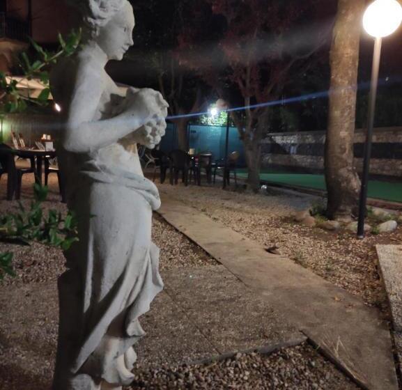 בית מלון כפרי Albergo Al Municipio