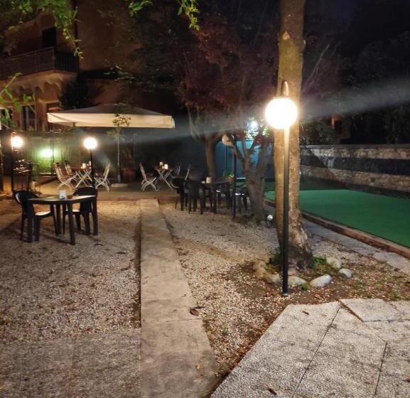 בית מלון כפרי Albergo Al Municipio