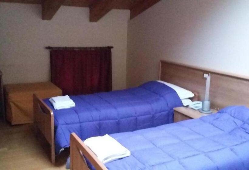 בית מלון כפרי Albergo Al Municipio