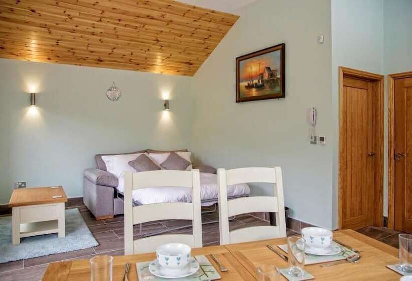 فندق Canada Lodge And Lake