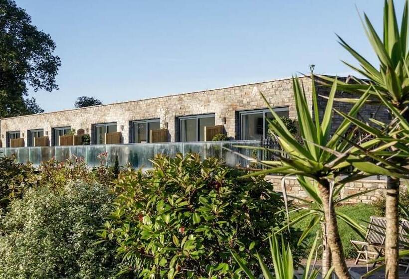 فندق Canada Lodge And Lake