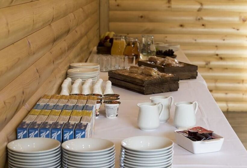 فندق Canada Lodge And Lake