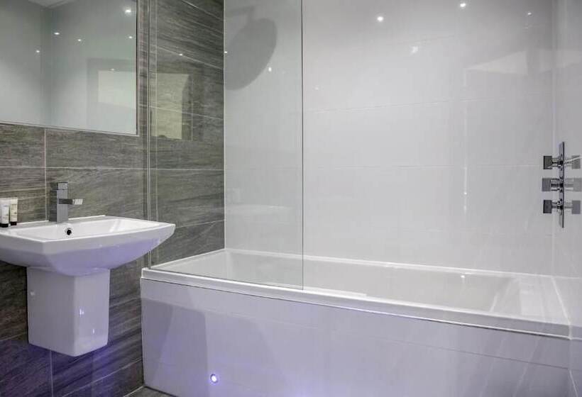 فندق Canada Lodge And Lake