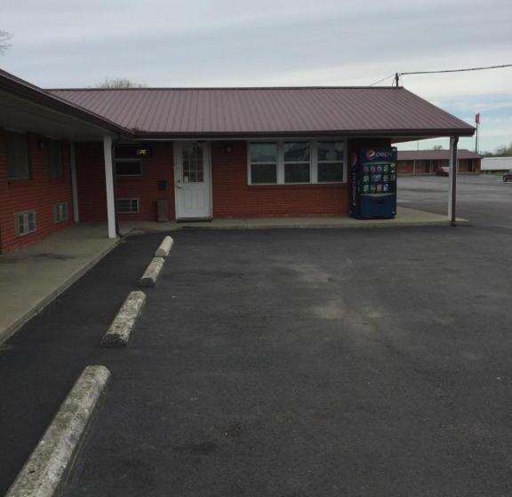 Отель Deluxe Inn