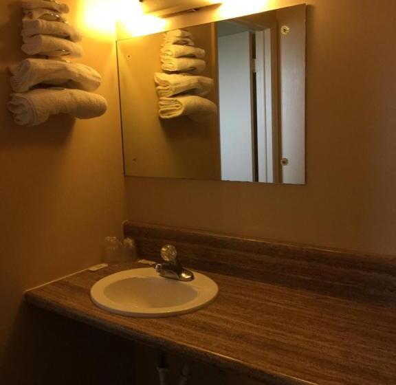 Отель Deluxe Inn