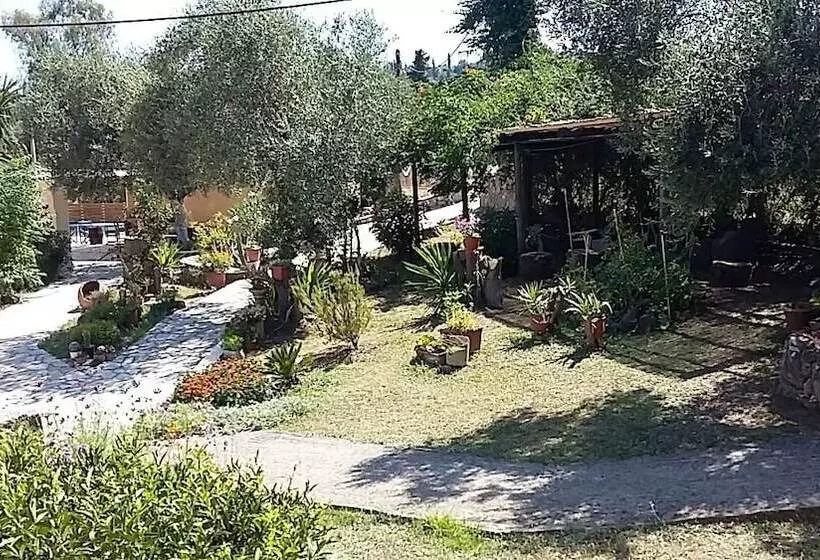 ホテル Harbour Inn Corfu