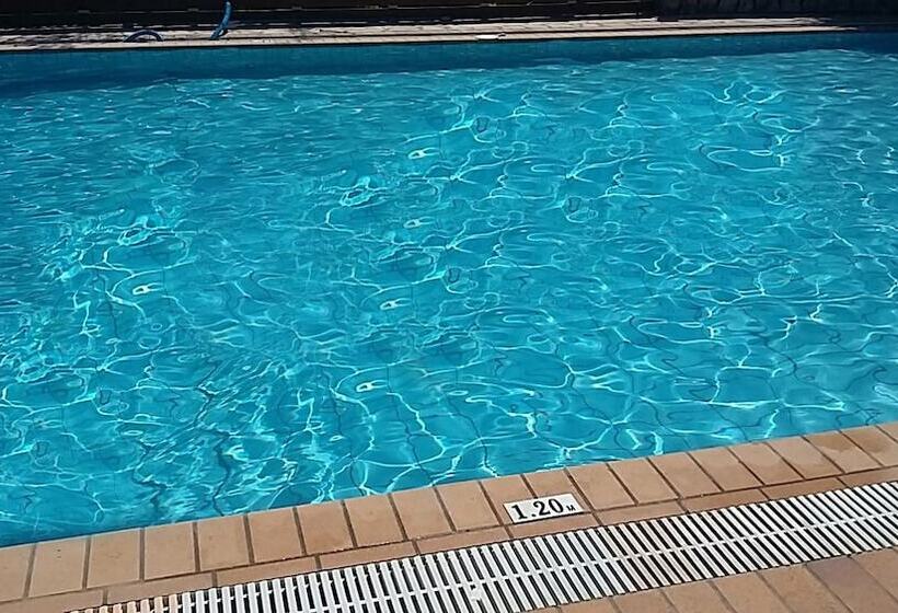 فندق Harbour Inn Corfu