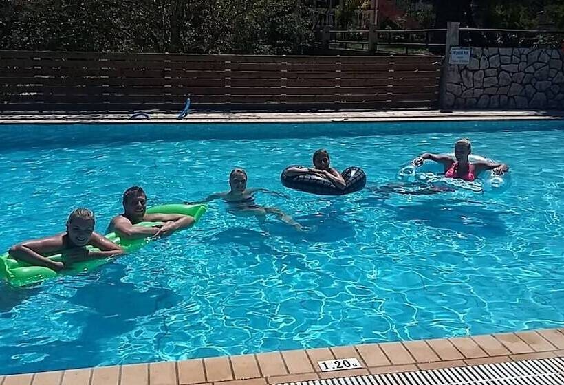 فندق Harbour Inn Corfu