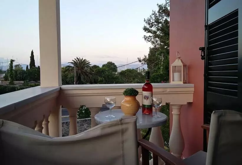 ホテル Harbour Inn Corfu