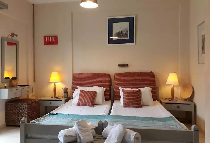 ホテル Harbour Inn Corfu