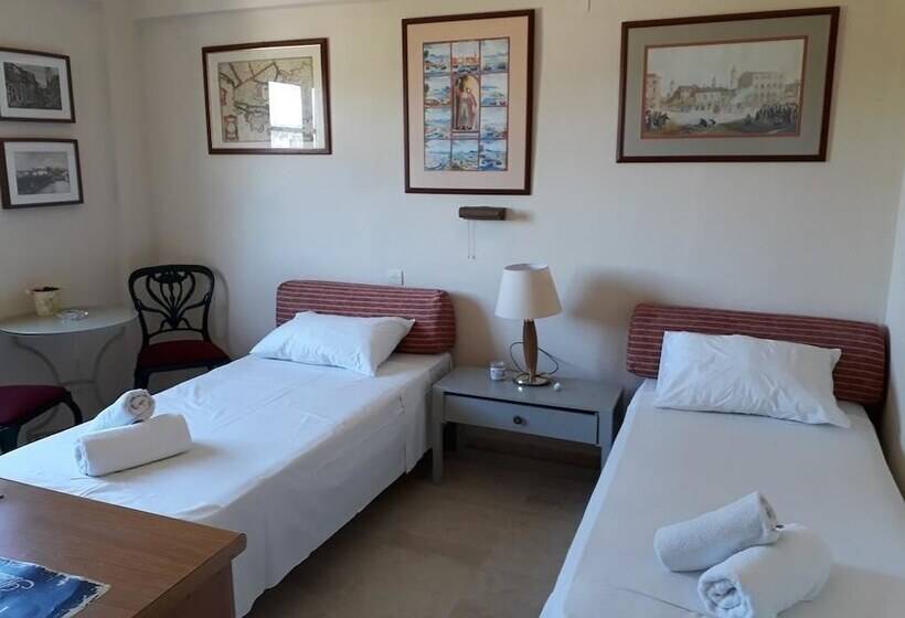 فندق Harbour Inn Corfu