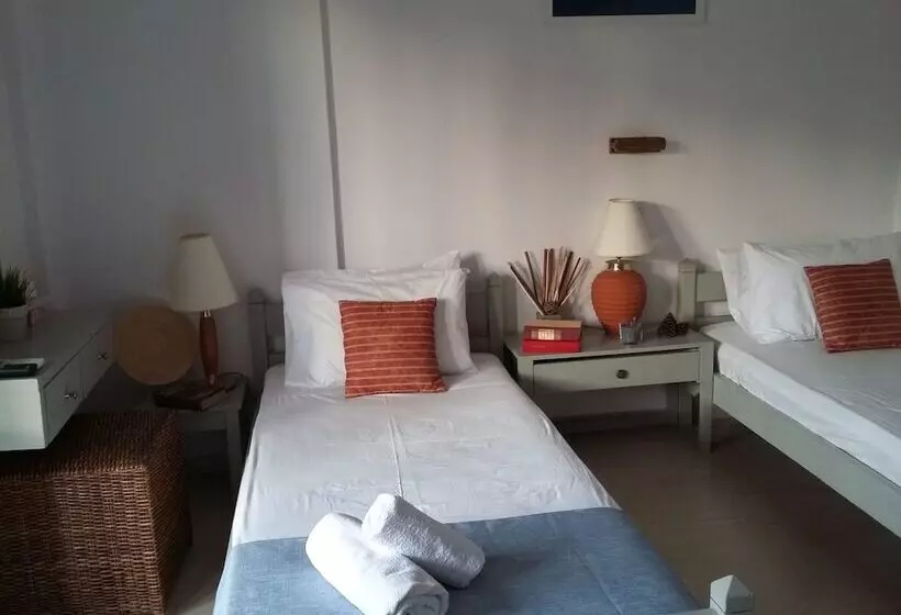 ホテル Harbour Inn Corfu