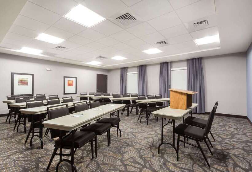 هتل Wingate By Wyndham Altoona Downtown/medical Center