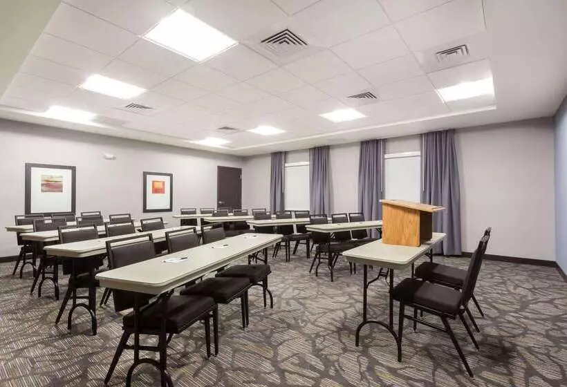 ホテル Wingate By Wyndham Altoona Downtown/medical Center