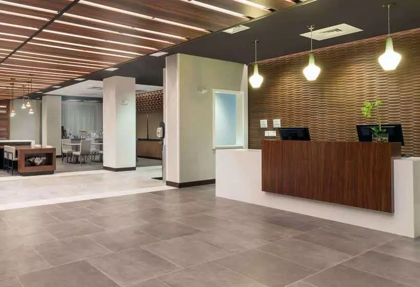 ホテル Wingate By Wyndham Altoona Downtown/medical Center