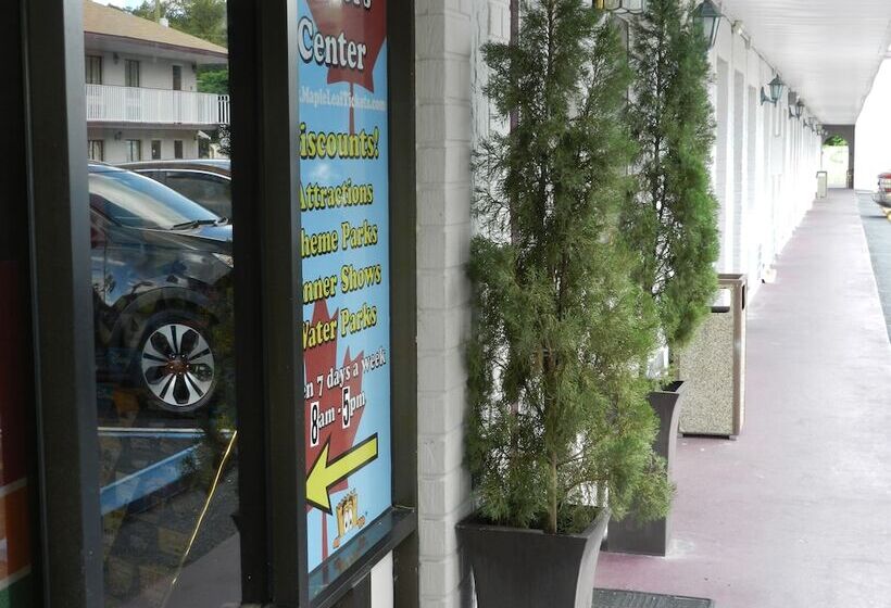 فندق على الطريق Maple Leaf Inn & Suites