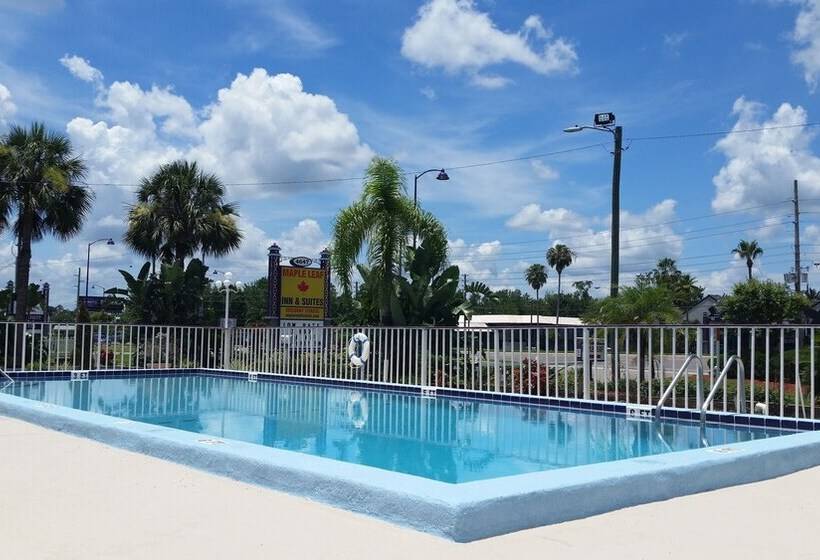 فندق على الطريق Maple Leaf Inn & Suites