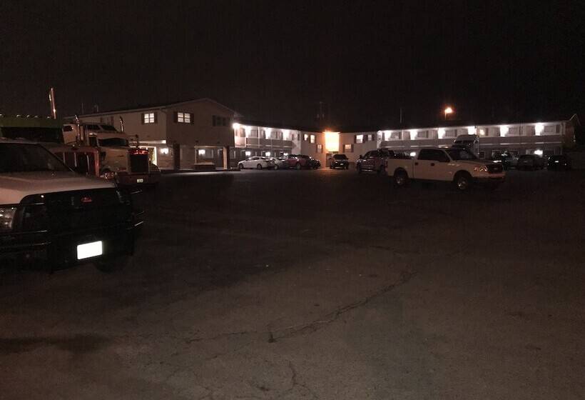 فندق على الطريق Regency Inn