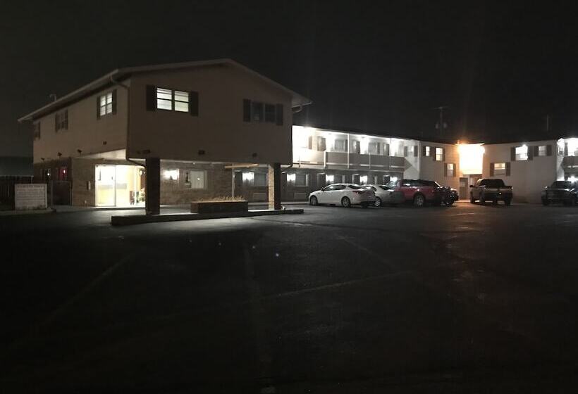 فندق على الطريق Regency Inn