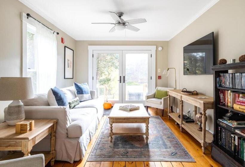 Woodbridge Inn Bed & Breakfast