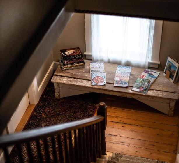 Woodbridge Inn Bed & Breakfast