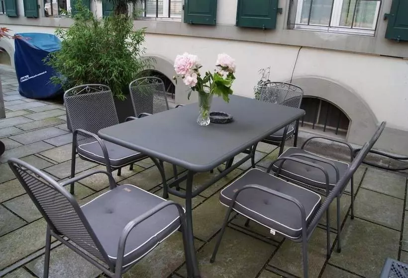 هتل Apartments Justingerweg