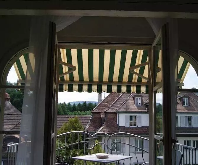 هتل Apartments Justingerweg