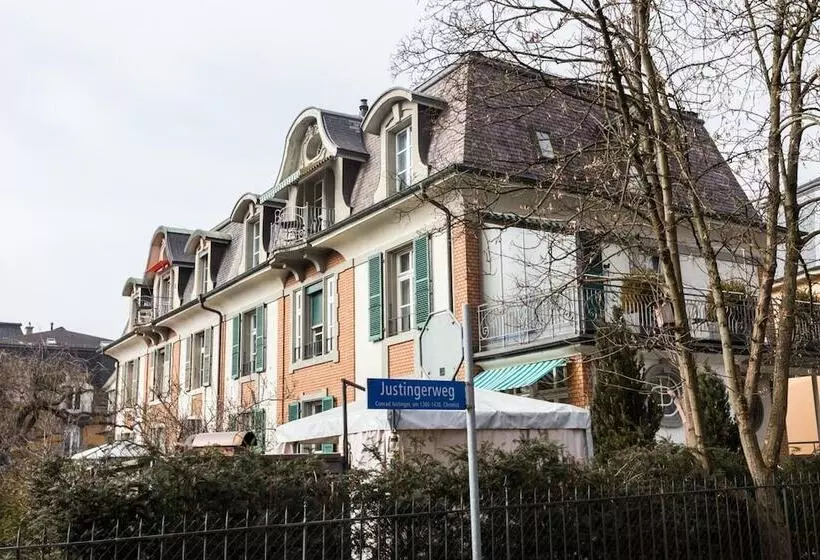 هتل Apartments Justingerweg