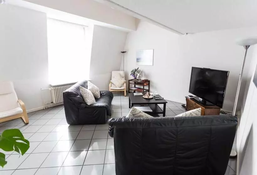 هتل Apartments Justingerweg