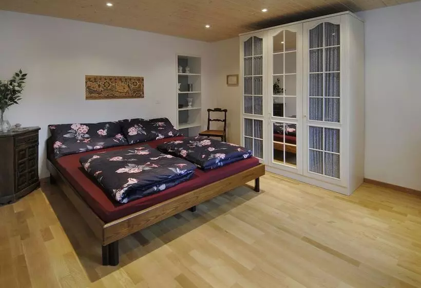 هتل Apartments Justingerweg