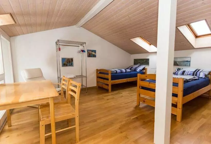هتل Apartments Justingerweg
